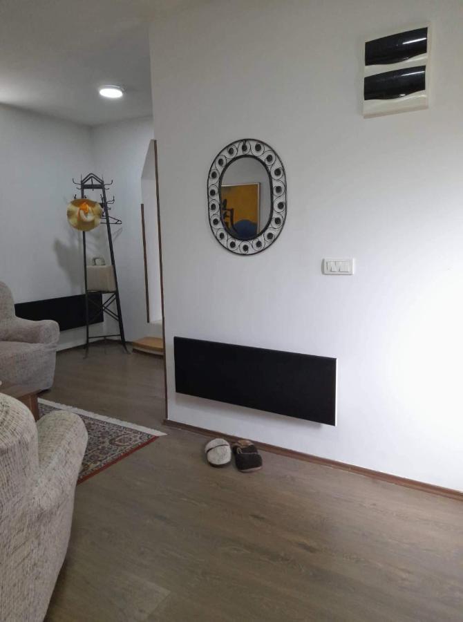 Stan Na Dan Gornji Milanovac-Centar-Nova Gradnja Apartment Exterior photo