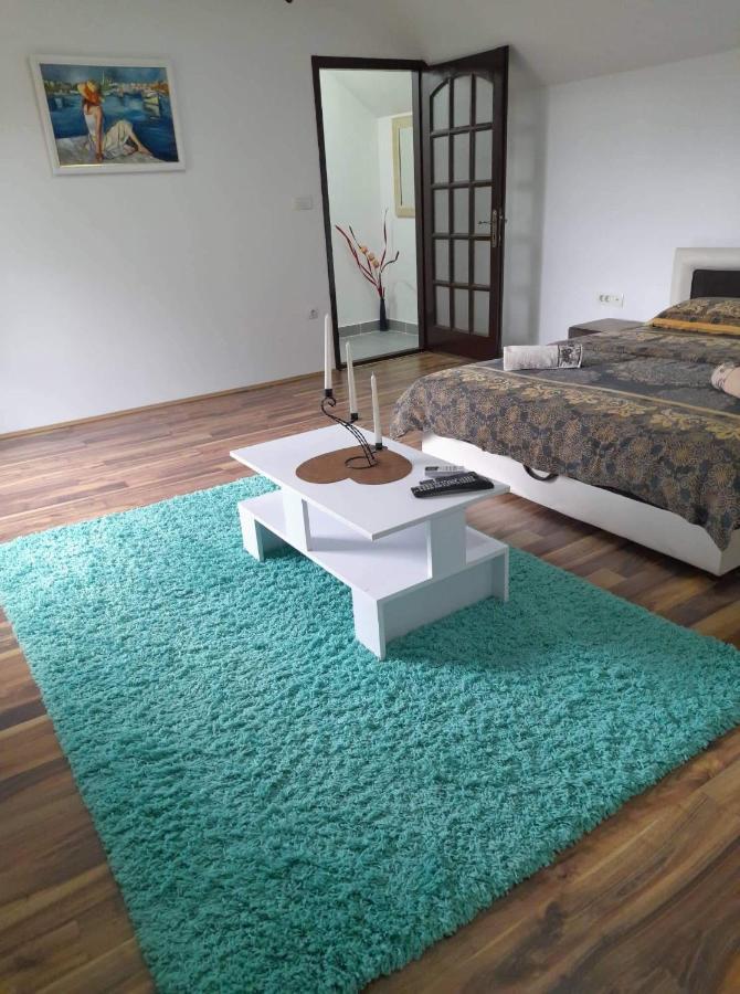 Stan Na Dan Gornji Milanovac-Centar-Nova Gradnja Apartment Exterior photo